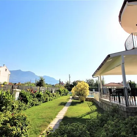 Villa Captivating Villa Pervin Private Pool Sleeps 9 Muğla
